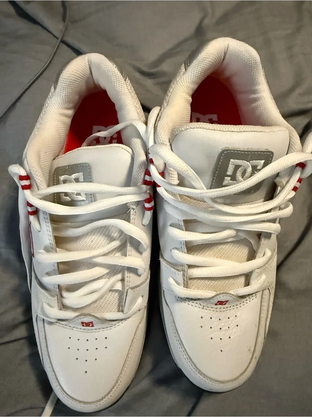 Vintage DC Shoes White and Red “CLEAN” Skate Sneakers size 10, only worn once
